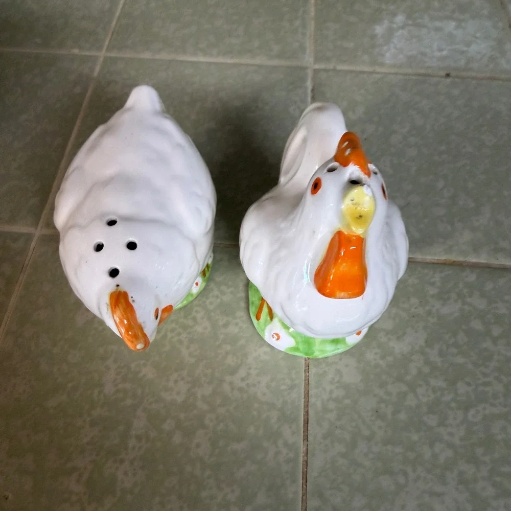 George Originals Vintage Rooster Hen Salt Pepper Shakers Ceramic Farmhouse Korea